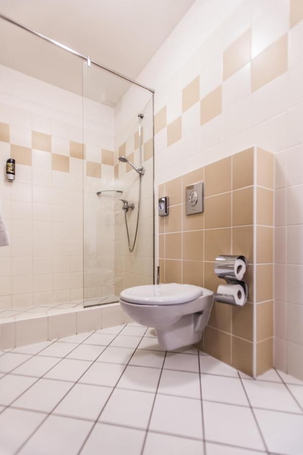 Hotel Vinar - Bed & Breakfast Kurdejov Ngoại thất bức ảnh