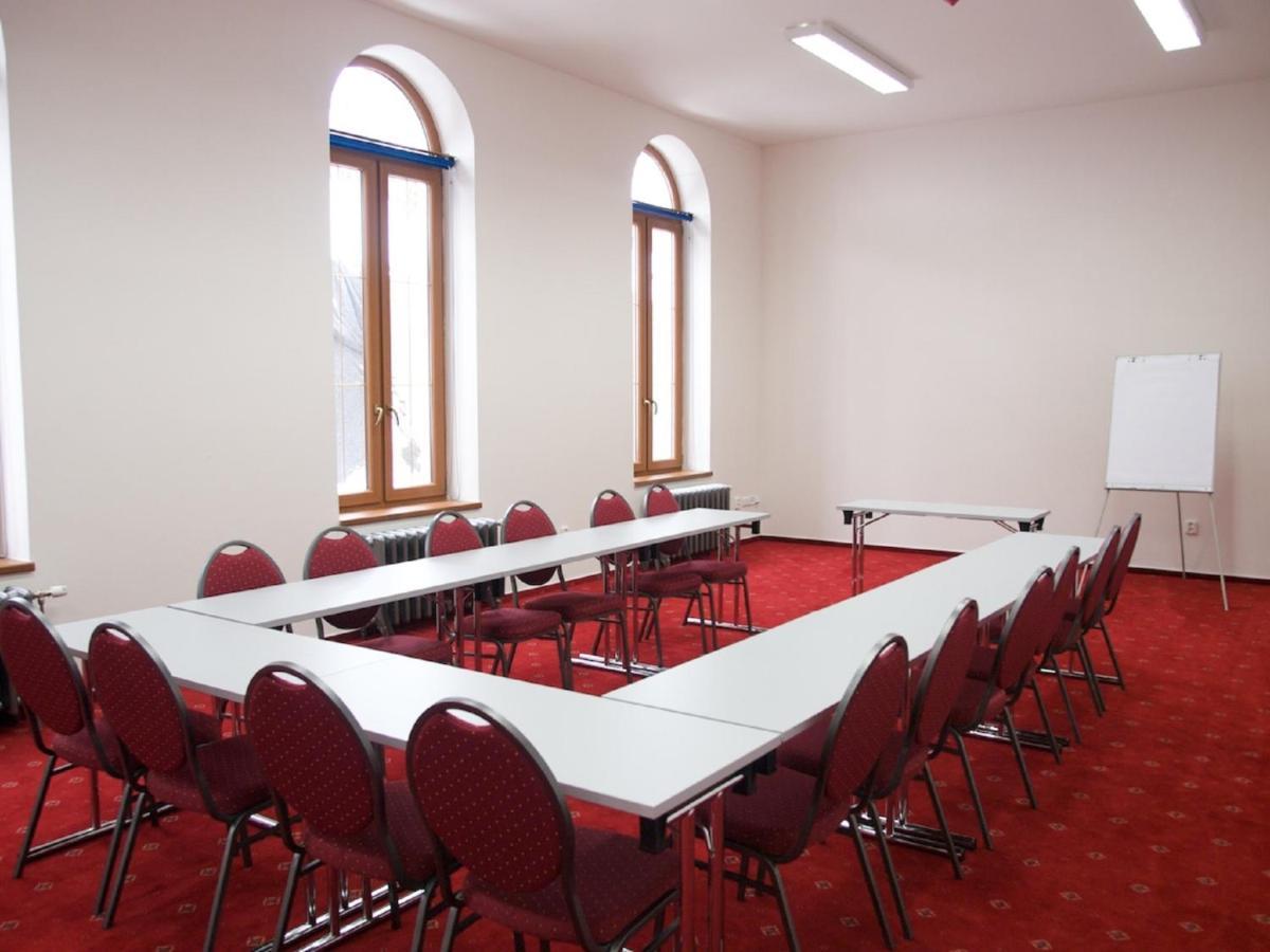 Hotel Vinar - Bed & Breakfast Kurdejov Ngoại thất bức ảnh